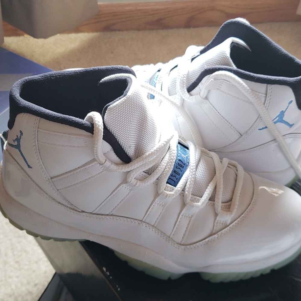 Jordan 11 Retro - White/Legend Blue
